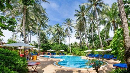 Bể bơi ngoài trời