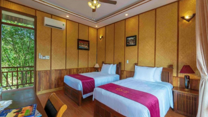 Phòng Deluxe Pool View tại Bambusa Resort