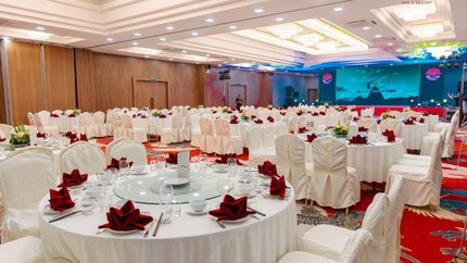 Không gian tổ chức tiệc cưới
