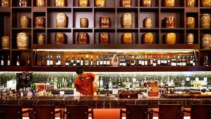 Không gian quầy bar tại Khu nghỉ dưỡng 5* Banyan Tree Lăng Cô