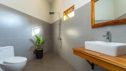 Phòng tắm thoáng mát sạch sẽ