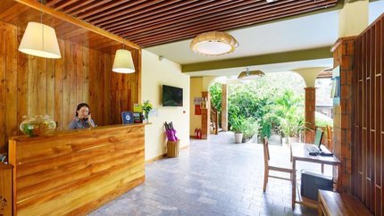 View quầy lễ Tân