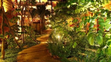 Resort vào buổi tối như một cung điện