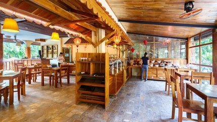 Nhà hàng với đa dạng ẩm thực