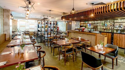 Chic Restaurant & Bar