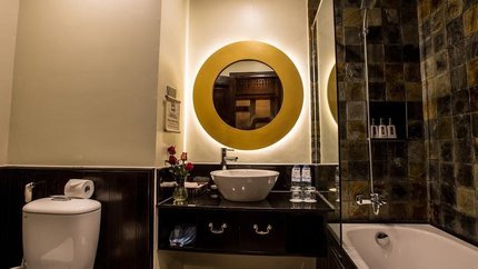 Phòng vệ sinh khéo kín với thiết kế sang trọng và tinh tế