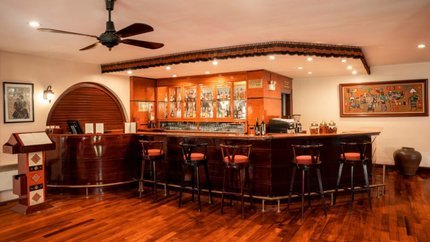 Quầy bar cổ điển