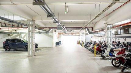 Khu vực đỗ xe rộng rãi