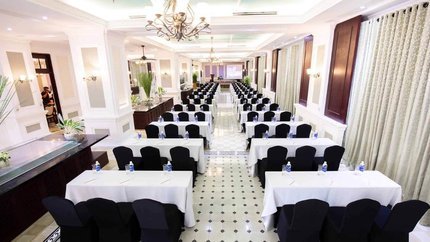 Sức chứa lớn, có trang thiết bị đầy đủ