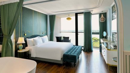 Premier Deluxe River View