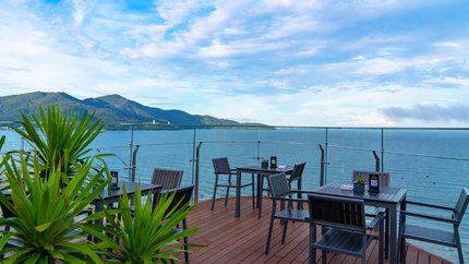 Quầy Bar trên tầng thượng