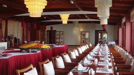 Nhà hàng tại khách sạn