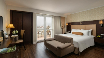 Phòng Junior Suite City View tại Beryl Palace Hotel
