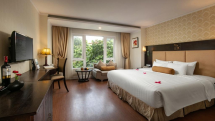 Phòng Junior Suite City View tại Beryl Palace Hotel and Spa 3 sao