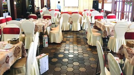 Nhà Hàng Khách Sạn
