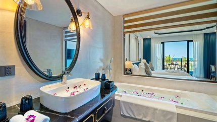 Phòng tắm Ocean Deluxe Room