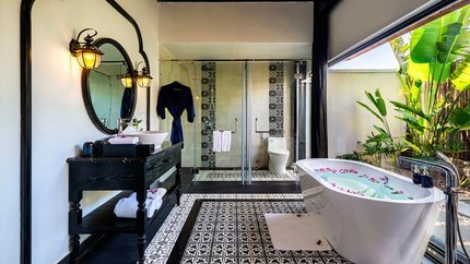 Khu vưc phòng vệ sinh của Wooden Beach Front Bungalow