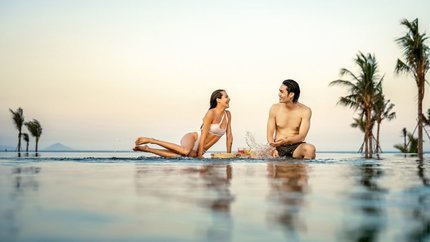 Bể bơi vô cực tại resort