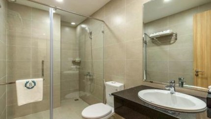 Phòng tắm thiết kế kính trong độc đáo