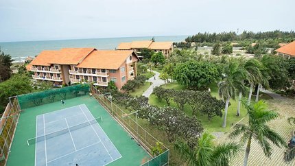 Sân tennis tại resort