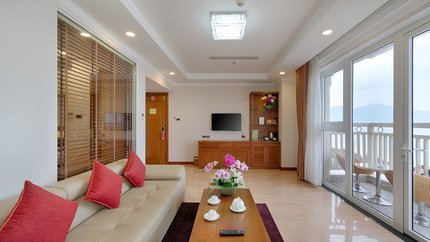 Executive connecting 2