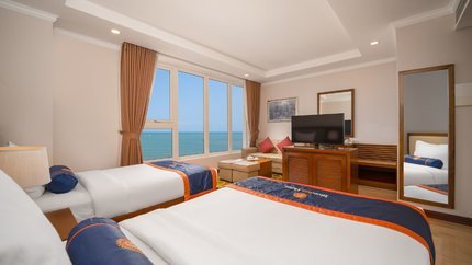 Executive connecting 2