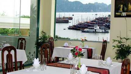 Nhà hàng trong khách sạn