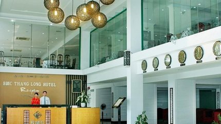 Sảnh lớn và lễ tân