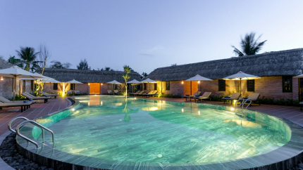 Bể Bơi Ngoài Trời