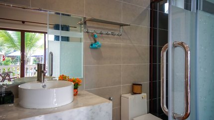 Phòng tắm hiện đại, tiện nghi.