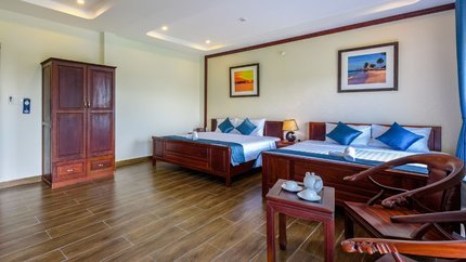 Phòng với tông màu trầm sang trọng