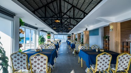 Nhà hàng phục vụ đa dạng ẩm thực