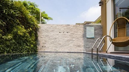 Bể bơi ngoài trời