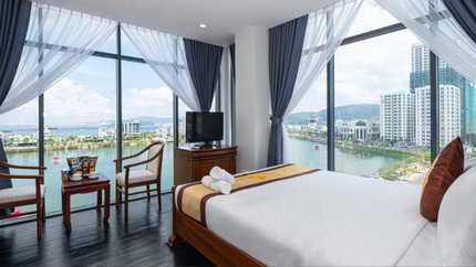 Sàn nhà lát hoàn toàn bằng gỗ