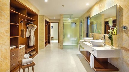 Phòng tắm rộng lớn