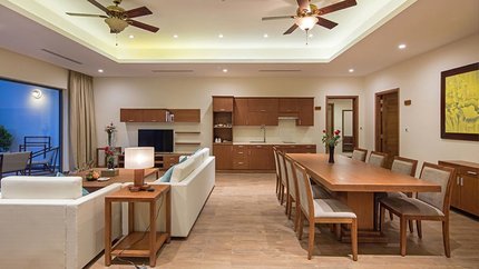 Không gian phòng khách và bàn ăn