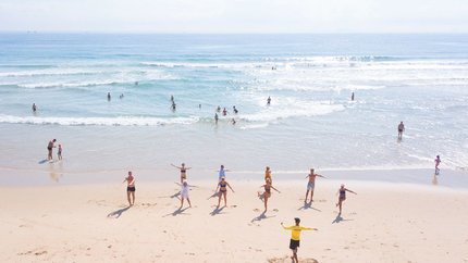 Tập yoga trên bãi biển