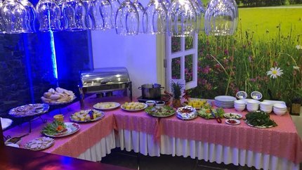 Nhà hàng khách sạn tự chọn