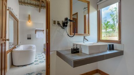 Phòng tắm rộng rãi