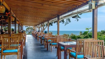 Nhà hàng không gian rộng