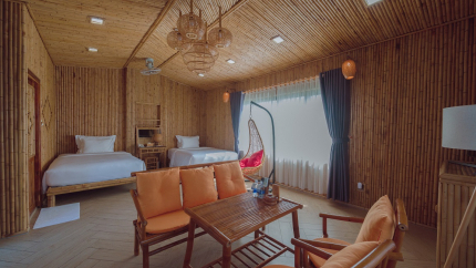 Bamboo Bungalow Lake