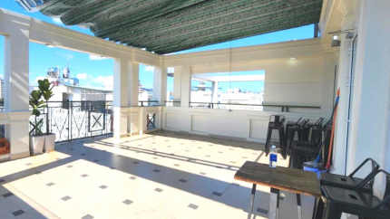 Không gian Caroline Beach Hotel