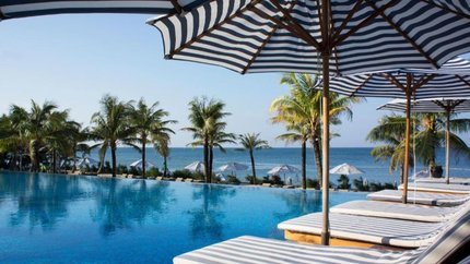 Hồ bơi với tầm nhìn cực hướng đại dương