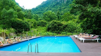 Bể bơi ngoài trời