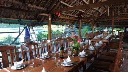 Nhà hàng trong khách sạn