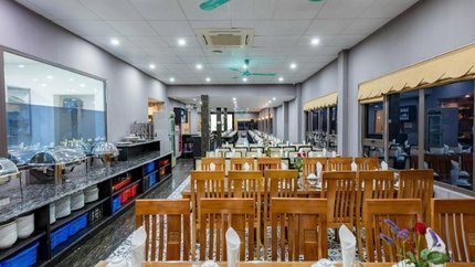 Không gian nhà hàng