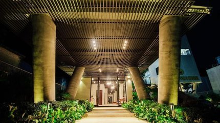 Khuân viên xung quanh khách sạn