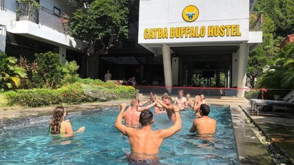 Một số hoạt động vui chơi bể bơi