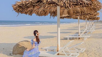 Không gian thư giãn tại biển gần khách sạn