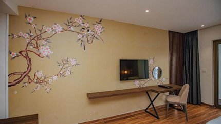 Tông màu nâu chủ đạo, tiện nghi đầy đủ